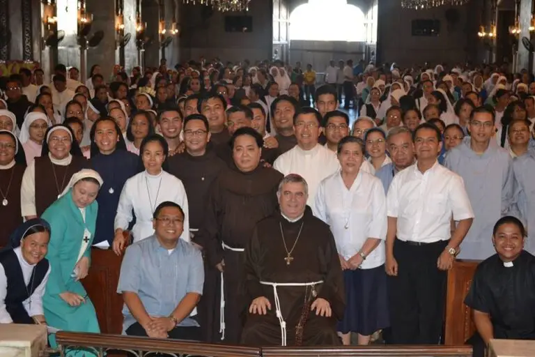 IDN014 - Consecrated Life_960x640